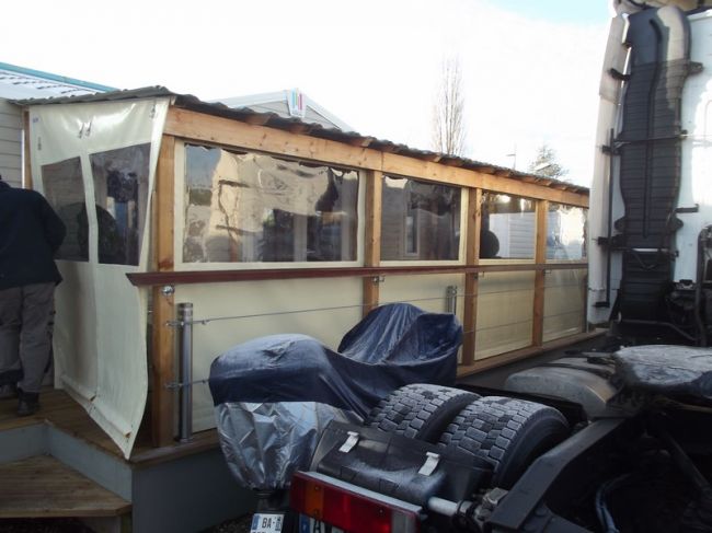 Bâche de terrasse de mobil home et avancée de maison